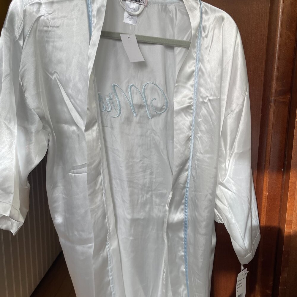 NWT  Bride Robe - Picture 14 of 16